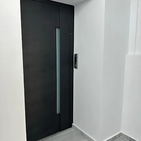 Marathon Apartment